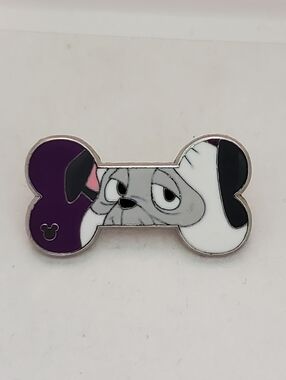 Disney Pin Trading HKDL Pocahontas Percy Dog Bones Hidden Mickey Pin